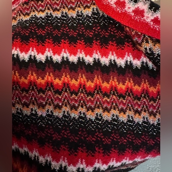 Missoni Wool Blend Classic Mountain pattern scarf red & iridescent with fringe - Picture 4 of 8